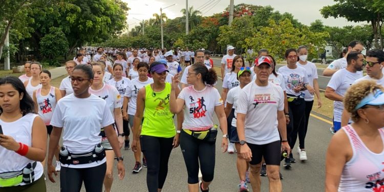 Los Titanes realizan caminata en honor a Orlando Jorge Mera