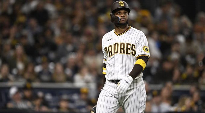 Padres informan a Robinson Canó que no seguirá con el equipo