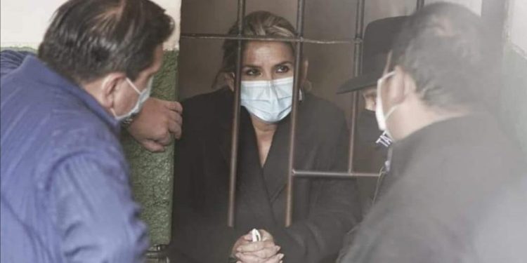 Condenan a 10 años de prisión a expresidenta interina de Bolivia Jeanine Áñez