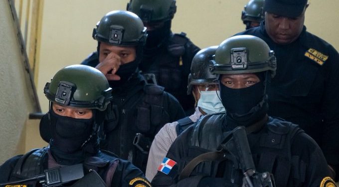 Miguel Cruz pide interroguen a consultor jurídico Medio Ambiente y otras ocho personas más