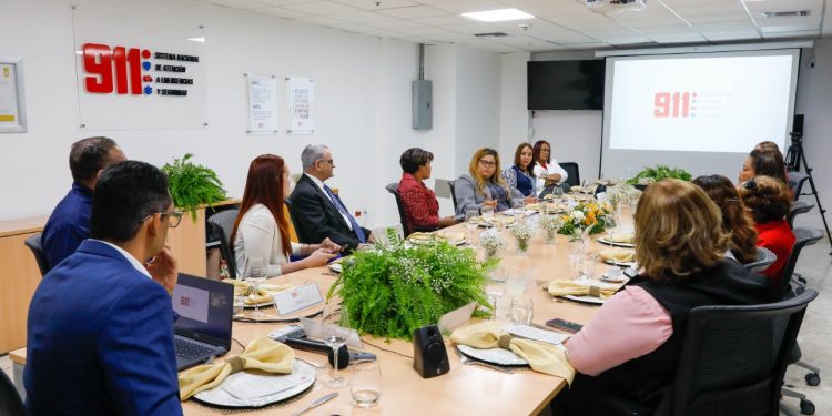 Director ejecutivo del Sistema 9-1-1 sostiene un primer ciclo de encuentros con gobernadoras de las provincias del este y sur del país