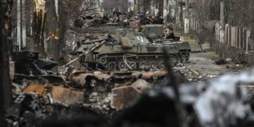 Ucrania recupera cuerpos de 64 combatientes en intercambio con Rusia