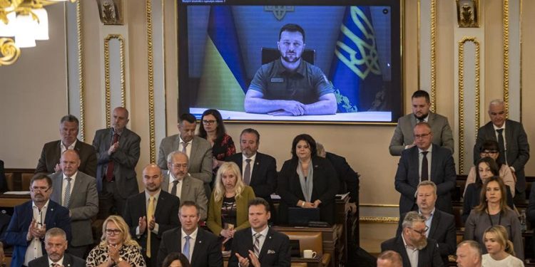 Zelenski advierte de que Moscú podría atacar a otros países europeos