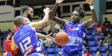 Leones mantienen dominio sobre los Marineros