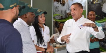 DIGERA promueve uso del seguro agropecuario en Feria Agropelinea