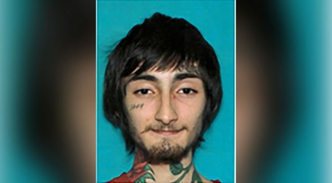 Acusan de más de 100 cargos al autor de la matanza del 4 de julio en Chicago