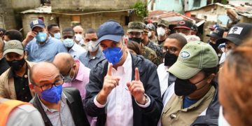 Presidente Abinader suspende agenda de este domingo en Bahoruco e Independencia por incidencia de onda tropical