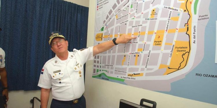 Politur alerta a turistas sobre redes que se dedican a estafar a través de Grindr