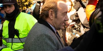 Kevin Spacey se declara no culpable de delitos de agresión sexual