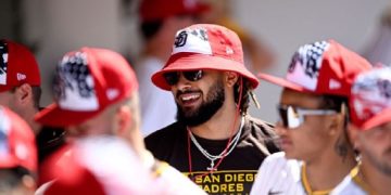 Tatis Jr. busca la autorización para comenzar la rehabilitación con el bate