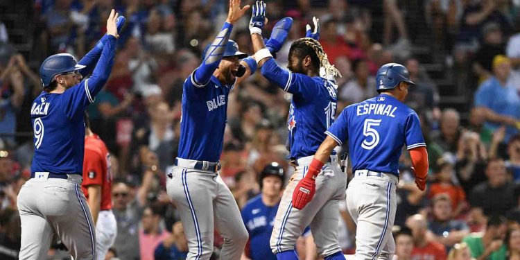 Toronto da paliza histórica a Medias Rojas, Astros frenan a Marineros, Judge da triunfo Yankees