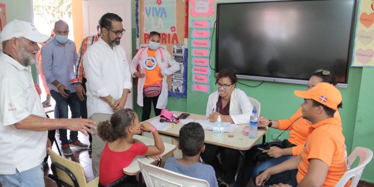 Defensa Civil favorece a cientos con operativo médico en Sabana Grande de Boyá