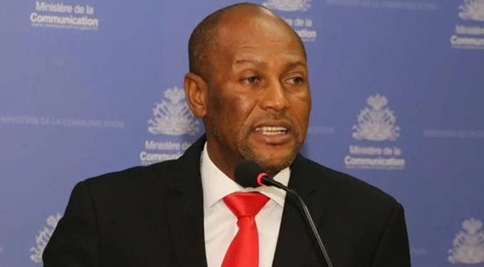 Exsenador Yvon Buisereth y su conductor asesinados y quemados en Haití