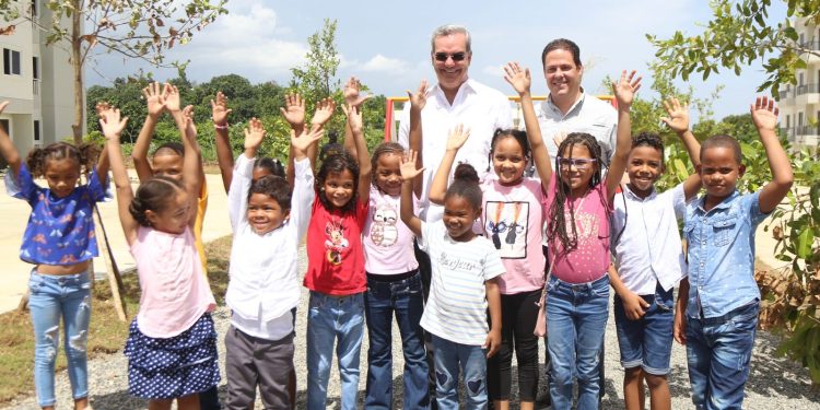 Abinader entrega 300 nuevos apartamentos de primera etapa del Plan Mi Vivienda-Hato Nuevo