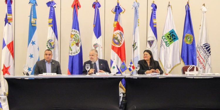 Ministros de Ambiente de Centroamérica y República Dominicana buscan fortalecer el financiamiento climático