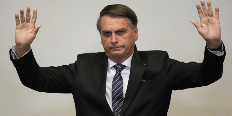 Policía Federal de Brasil solicita procesar a Bolsonaro