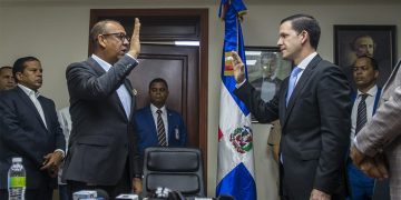 Deligne Ascención Juramenta a Hugo Beras como nuevo director del INTRAT