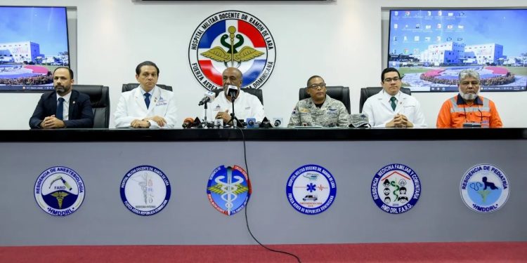 Mineros se encuentran en buen estado de salud, según reporte médico