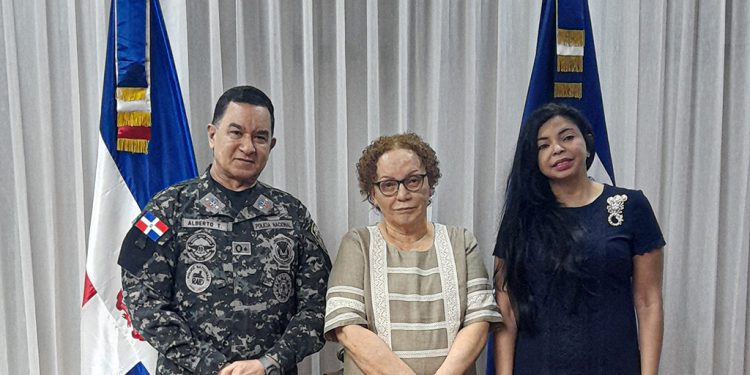 Germán y Berenice se reúnen con director de la Policía Nacional