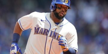 Carlos Santana pega dos jonrones en triunfo Marineros, Mets avanzan a playoffs, Astros conquistan el Oeste