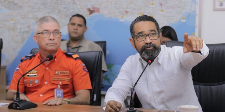 Defensa Civil se prepara ante posible paso de la tormenta Fiona por el país