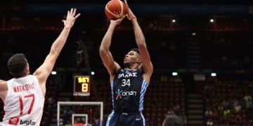 Giannis Antetokounmpo lidera triunfo de Grecia ante Croacia