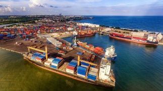 Disponen cierre de operaciones en puertos del país por paso de Fiona