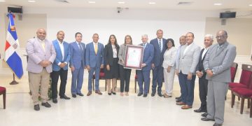 El Senado de la República reconoce a Olga Lara por su trayectoria artística