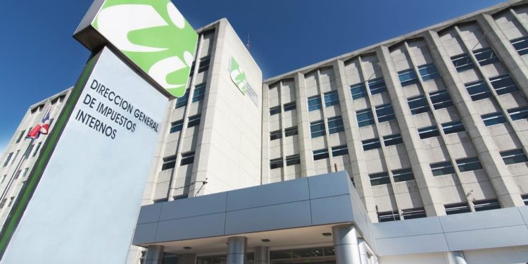 DGII llama a “Montarse en la Ruta” de renovación del marbete 2022-2023