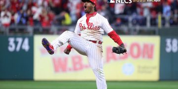 Segura brilla y Filis doblegan a Padres para irse arriba 2-1 en la SCLN