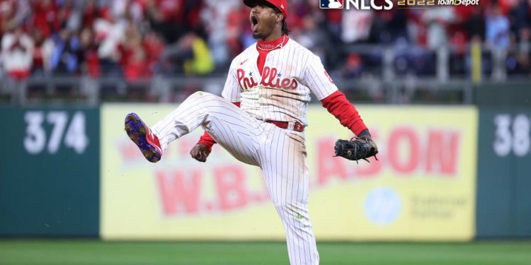 Segura brilla y Filis doblegan a Padres para irse arriba 2-1 en la SCLN