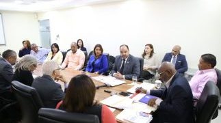 Diputados reciben a Defensor del Pueblo para conocer informe de gestión