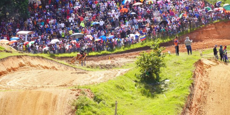 Concluye con éxito competición de motocross internacional auspiciado por la DIGESETT