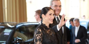 Presidente Abinader y primera dama asisten a recepción ofrecida por los reyes de Reino Unido