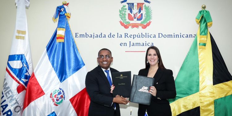 DA y embajada Jamaica promoverán RD como lugar seguro para aviación general