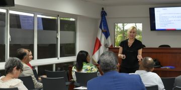 Experta española sostiene que en la comunicación jurídica se debe hacer un equilibrio entre lo explicativo y el tecnicismo