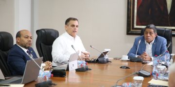 Funcionarios explican a diputados alcance proyecto de ley instaura tratamiento especial transitorio de fiscalización, gestión y recuperación de deuda tributaria