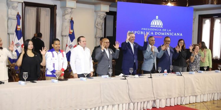 Presidente Abinader encabeza promulgación de la Ley que reconoce la lengua de señas en la República Dominicana