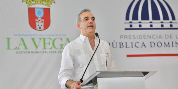 Presidente Abinader inaugura siete obras en Bonao y La Vega, entre estas, tres centros educativos y dos nuevas instalaciones de INFOTEP