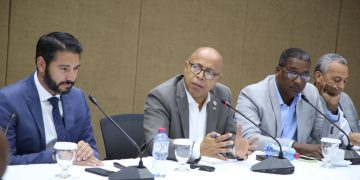 Diputados reciben a superintendente de Pensiones por compra de acciones de las AFP a César Iglesias