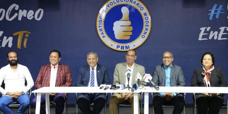 PRM elige a sus 7 candidatos a diputados de ultramar