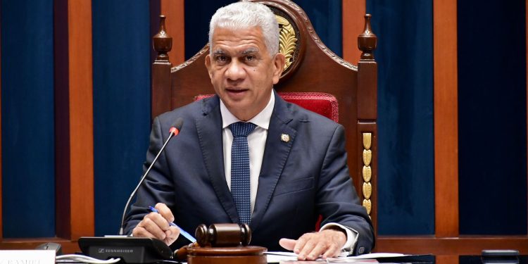 Senado modifica Ley rige la Policía Nacional y aprueba uso de videocámaras en uniformes