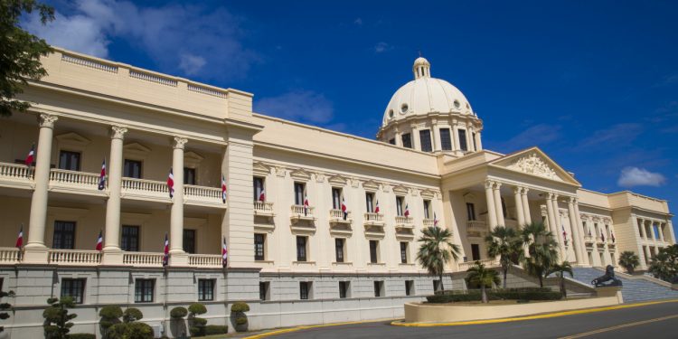 Presidente Abinader promulga ley que crea un régimen de incentivos fiscales a la aviación civil comercial nacional e internacional