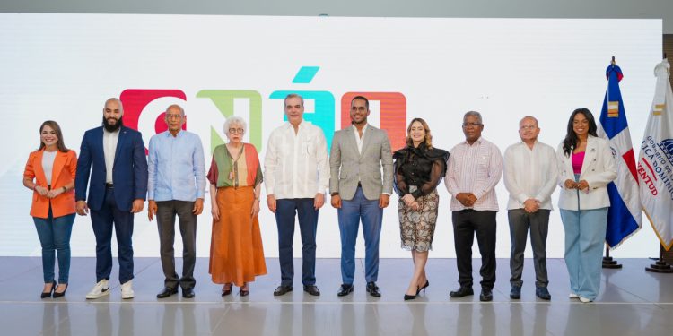 Presidente Abinader hace llamado a jóvenes para que se conviertan en guardianes de la transparencia, honestidad e integridad