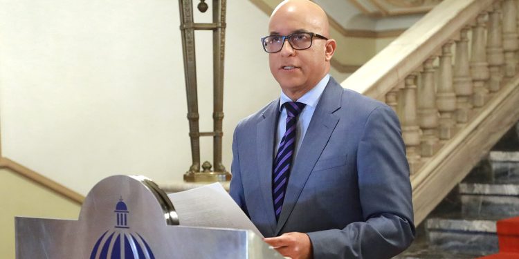 Gobierno Refuerza Medidas Contra el Dengue.