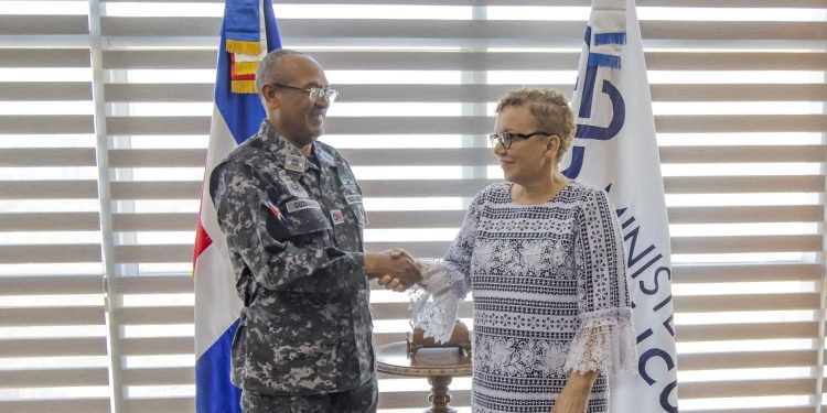 Procuradora Miriam Germán Brito recibe visita del nuevo director general de la Policía Nacional