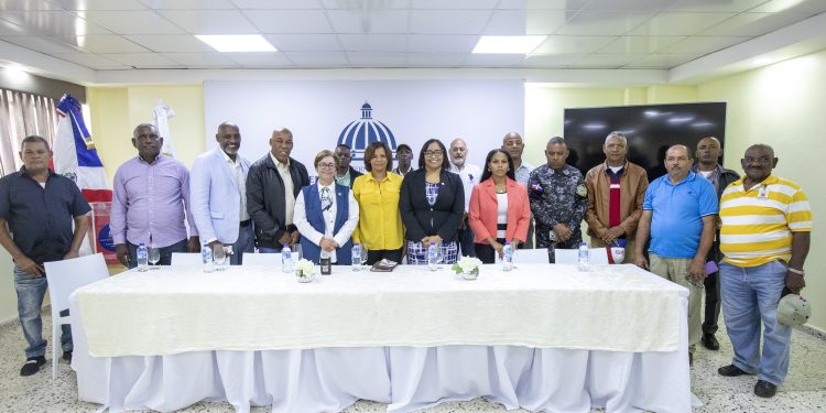 MP coordina acciones para evitar circulación de animales en autopistas y vías públicas de Monte Plata