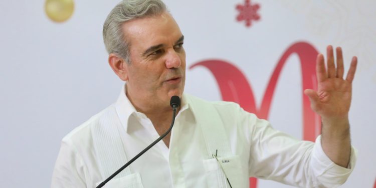 Presidente Luis Abinader inaugura Nuevo Domingo Savio; proyecto impactará vida de 43,000 dominicanos y será referente a solución de intervención y mejora urbana