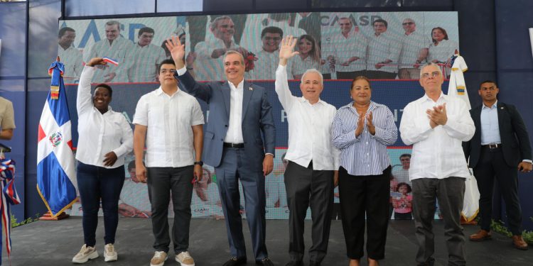 Presidente Abinader inaugura saneamiento cañada Cachón Oeste en Santo Domingo Este, con inversión de RD 68 millones