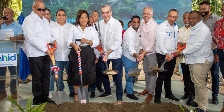 Presidente Abinader deja iniciados trabajos de reconstrucción de la obra de toma del acueducto de Bonao por más de RD 90 millones